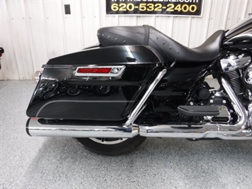 2017 Harley-Davidson Road King   - Photo 9 - Kingman, KS 67068