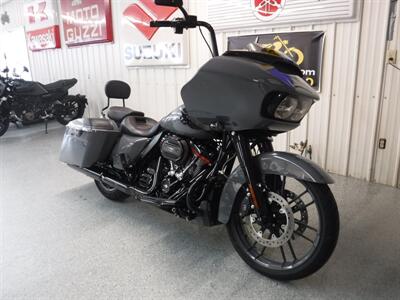 2018 Harley-Davidson Road Glide CVO   - Photo 2 - Kingman, KS 67068