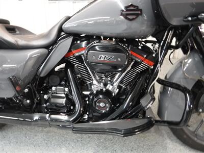 2018 Harley-Davidson Road Glide CVO   - Photo 10 - Kingman, KS 67068