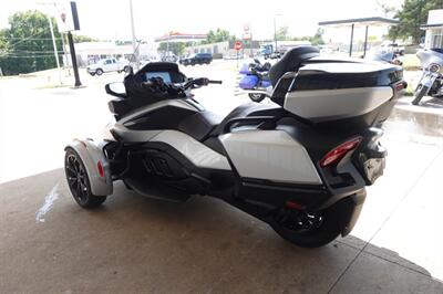 2025 Can Am Spyder RT Limited SE6   - Photo 6 - Kingman, KS 67068