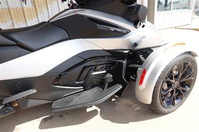 2025 Can Am Spyder RT Limited SE6   - Photo 10 - Kingman, KS 67068