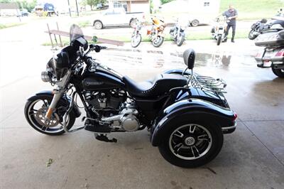 2017 Harley-Davidson Freewheeler - Photo 5 - Kingman, KS 67068