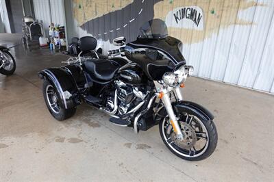 2017 Harley-Davidson Freewheeler - Photo 2 - Kingman, KS 67068