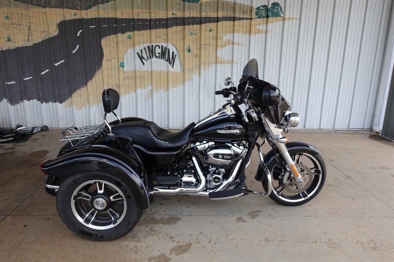 2017 Harley-Davidson Freewheeler   - Photo 1 - Kingman, KS 67068