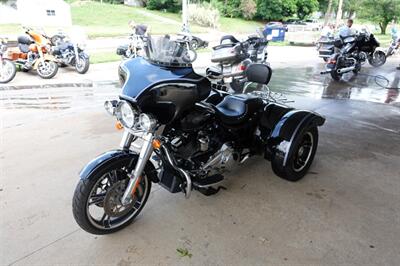 2017 Harley-Davidson Freewheeler - Photo 4 - Kingman, KS 67068