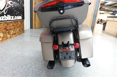 2021 Indian Roadmaster Dark Horse Bronze Smoke   - Photo 8 - Kingman, KS 67068