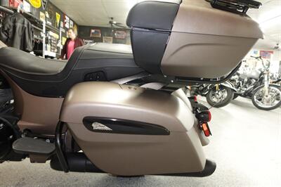 2021 Indian Roadmaster Dark Horse Bronze Smoke   - Photo 6 - Kingman, KS 67068