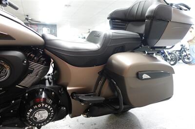 2021 Indian Roadmaster Dark Horse Bronze Smoke   - Photo 18 - Kingman, KS 67068