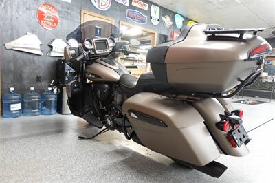 2021 Indian Roadmaster Dark Horse Bronze Smoke   - Photo 7 - Kingman, KS 67068