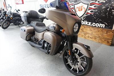 2021 Indian Roadmaster Dark Horse Bronze Smoke   - Photo 2 - Kingman, KS 67068