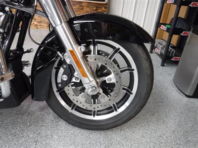 2019 Harley-Davidson Electra Glide Standard   - Photo 11 - Kingman, KS 67068