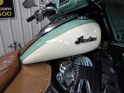 2017 Indian Roadmaster Willow Green over Ivory Cream   - Photo 9 - Kingman, KS 67068