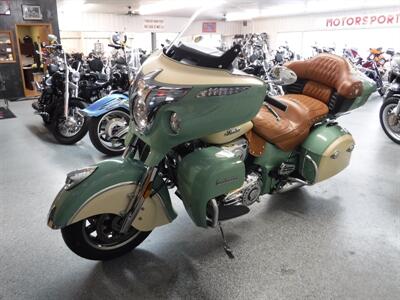 2017 Indian Roadmaster Willow Green over Ivory Cream   - Photo 25 - Kingman, KS 67068