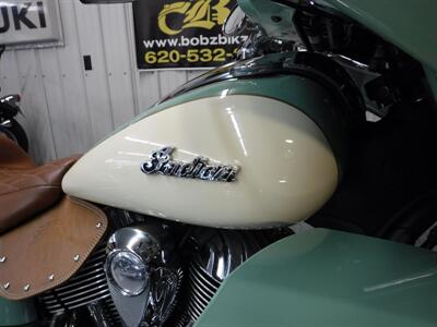 2017 Indian Roadmaster Willow Green over Ivory Cream   - Photo 8 - Kingman, KS 67068