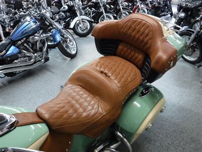 2017 Indian Roadmaster Willow Green over Ivory Cream   - Photo 24 - Kingman, KS 67068