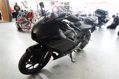 2025 Yamaha YZF R3   - Photo 4 - Kingman, KS 67068