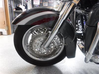 2006 Harley-Davidson Ultra Classic CVO   - Photo 25 - Kingman, KS 67068