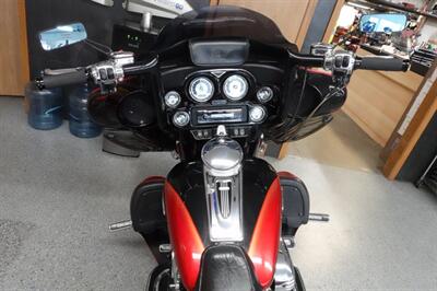 2007 Harley-Davidson Ultra Classic CVO   - Photo 41 - Kingman, KS 67068