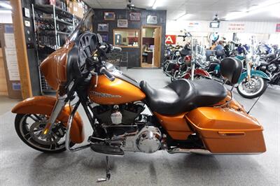 2014 Harley-Davidson Street Glide   - Photo 5 - Kingman, KS 67068