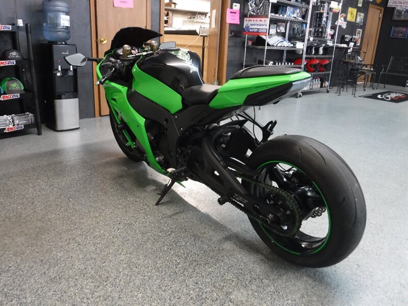 Buy used Kawasaki Ninja ZX-10R from 2011 - AutoScout24