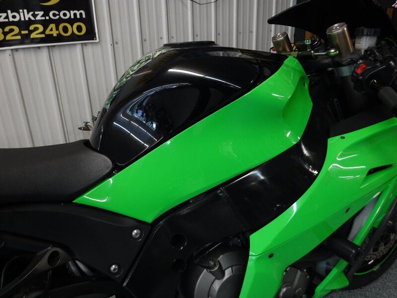 Buy used Kawasaki Ninja ZX-10R from 2011 - AutoScout24