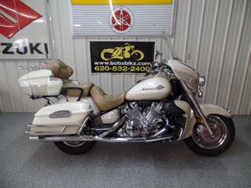 2000 Yamaha Royal Star Venture Millennium Edition   - Photo 1 - Kingman, KS 67068