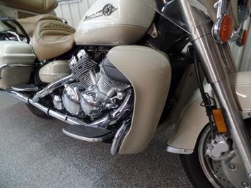 2000 Yamaha Royal Star Venture Millennium Edition   - Photo 13 - Kingman, KS 67068