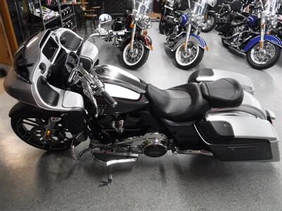 2019 Harley-Davidson Road Glide CVO   - Photo 5 - Kingman, KS 67068