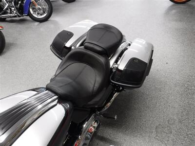 2019 Harley-Davidson Road Glide CVO   - Photo 19 - Kingman, KS 67068