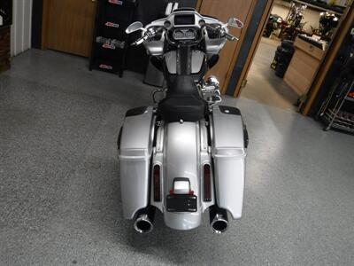 2019 Harley-Davidson Road Glide CVO   - Photo 7 - Kingman, KS 67068