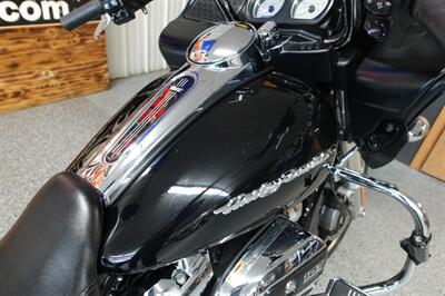 2017 Harley-Davidson Road Glide   - Photo 19 - Kingman, KS 67068