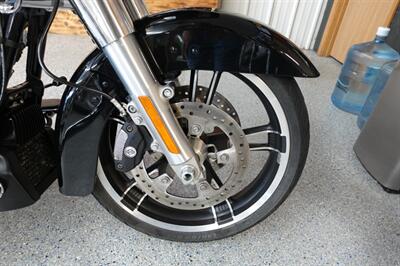 2017 Harley-Davidson Road Glide   - Photo 9 - Kingman, KS 67068