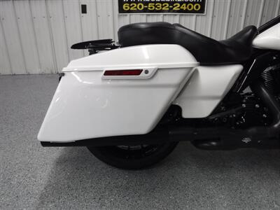 2018 Harley-Davidson Road Glide Special   - Photo 12 - Kingman, KS 67068
