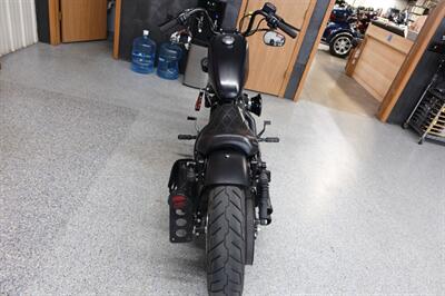 2017 Harley-Davidson Sportster 883 Iron   - Photo 7 - Kingman, KS 67068