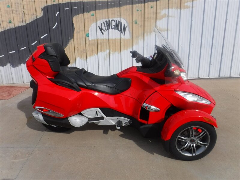 can am spyder rt red