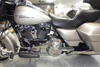 2018 Harley-Davidson Street Glide   - Photo 34 - Kingman, KS 67068