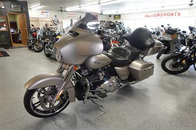 2018 Harley-Davidson Street Glide   - Photo 5 - Kingman, KS 67068