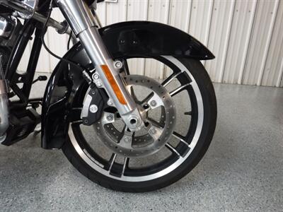 2015 Harley-Davidson Road Glide Custom   - Photo 3 - Kingman, KS 67068