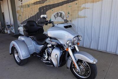 2023 Harley-Davidson Triglide   - Photo 2 - Kingman, KS 67068