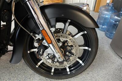 2020 Indian Roadmaster Dark Horse Thunder Black Smoke   - Photo 12 - Kingman, KS 67068