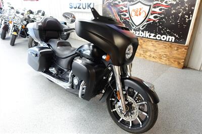 2020 Indian Roadmaster Dark Horse Thunder Black Smoke   - Photo 2 - Kingman, KS 67068