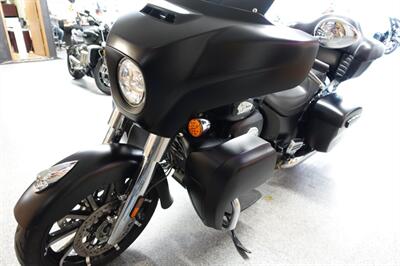 2020 Indian Roadmaster Dark Horse Thunder Black Smoke   - Photo 15 - Kingman, KS 67068