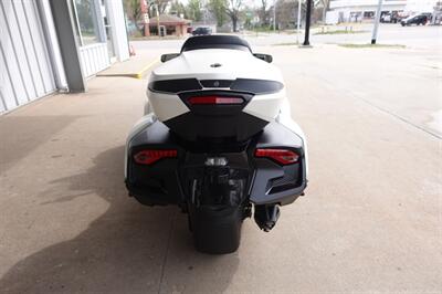 2024 Can Am Spyder RT SE6   - Photo 7 - Kingman, KS 67068