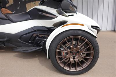 2024 Can Am Spyder RT SE6   - Photo 12 - Kingman, KS 67068