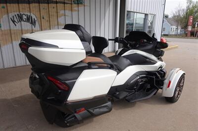 2024 Can Am Spyder RT SE6   - Photo 8 - Kingman, KS 67068