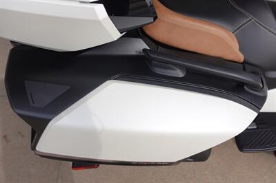 2024 Can Am Spyder RT SE6   - Photo 34 - Kingman, KS 67068