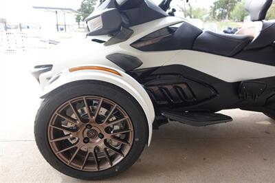 2024 Can Am Spyder RT SE6   - Photo 17 - Kingman, KS 67068