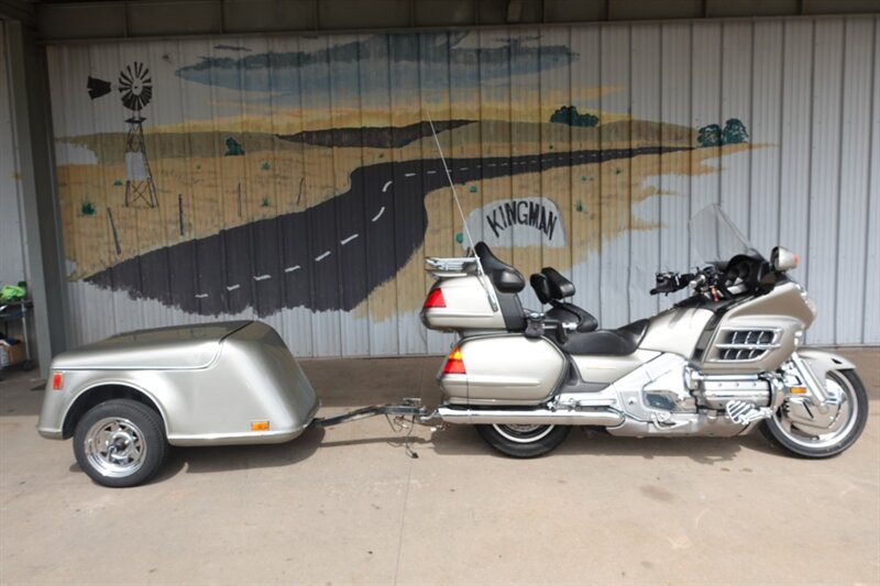 2002 Honda Gold Wing 1800   - Photo 1 - Kingman, KS 67068