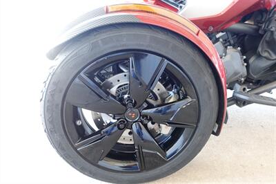 2018 Can Am Spyder F3-T SE6   - Photo 24 - Kingman, KS 67068