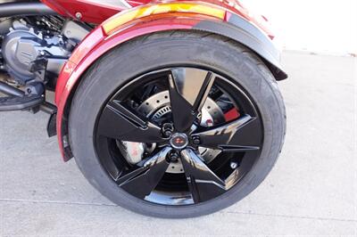 2018 Can Am Spyder F3-T SE6   - Photo 9 - Kingman, KS 67068